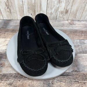 Minnetonka Women’s Black Suede Kilty Moccasin Size 7.5